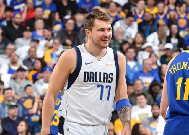  东契奇三双数追平魔术师约翰逊  