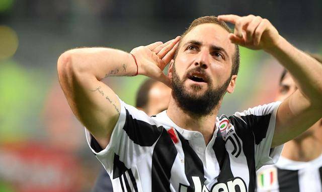  那不勒斯锋霸戴帽创纪录  