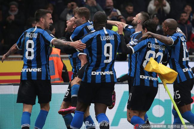 AC米兰德比战险胜国际米兰缩小分差